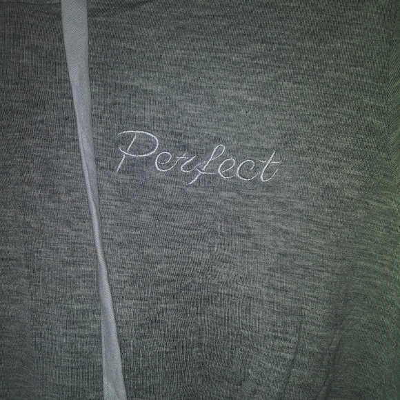 Rags to Riches crop top baseball type tee size M - Picture 3 of 6